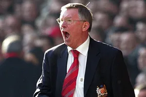 Sir Alex Ferguson khiển trách trọng tài vì phạt 3 cầu thủ MU