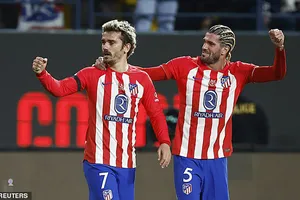 Griezmann đi vào lịch sử Atletico Madrid trong ngày buồn