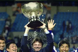 Mối quan hệ giữa Troussier, tuyển Việt Nam và Nhật Bản