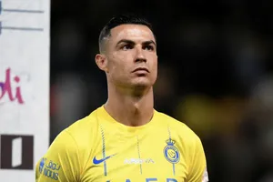 Fan Trung Quốc giận dữ xông vào khách sạn của Al Nassr, Ronaldo buộc phải xin lỗi