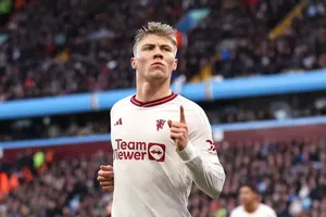 Hojlund sánh ngang kỷ lục lịch sử Premier League của Anelka