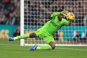 Huyền thoại MU chỉ trích khoảnh khắc "thảm hại" và tố Onana ngớ ngẩn