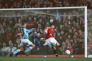 Ký ức derby Manchester của huyền thoại MU