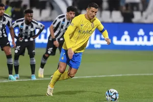 Ronaldo xin lỗi sau án phạt từ Saudi Arabia