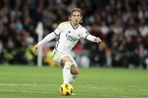 Real Madrid biến ngày về của Rafa Benitez thành cơn ác mộng