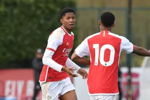 Thần đồng Arsenal ghi 10 bàn vào lưới Liverpool