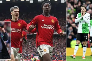 Klopp không tin vào tai mình khi nghe tin MU thất vọng