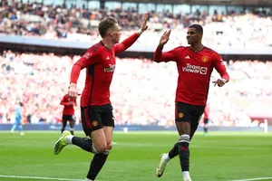 MU vào chung kết FA Cup theo kịch bản điên rồ