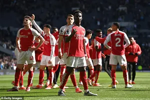 Arsenal chiến đấu đến chết