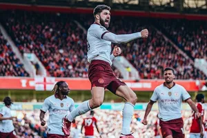 Man City nhọc nhằn giành 3 điểm