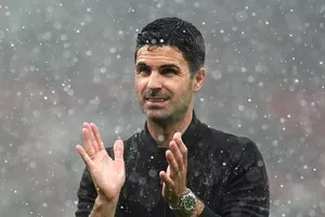 Arsenal lên tiếng cầu cứu kình địch Tottenham