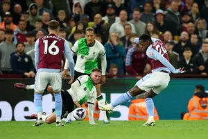 Liverpool mất điểm phút cuối