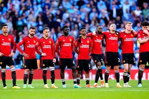 Cầu thủ MU không vui vì WAGs không được trả chi phí