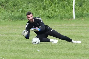 De Gea tập luyện trong màu áo MU, gửi thông điệp: ‘Tôi sẽ trở lại’