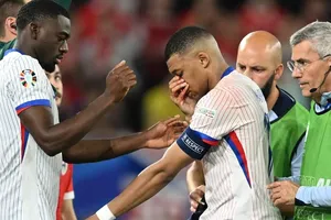 Cơn ác mộng của Mbappe tại Euro khiến cả nước Pháp nín thở