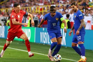 Hòa bạc nhược Ba Lan, đội tuyển Pháp mất vị trí nhất bảng