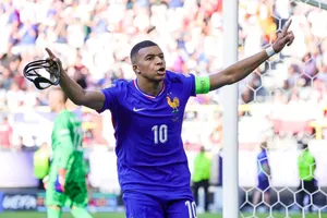 Mbappe ghi bàn đầu tiên tại Euro