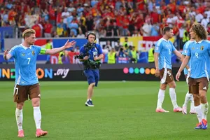 Sốc: De Bruyne tức giận kêu gọi đồng đội tẩy chay fan tuyển Bỉ