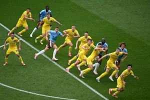 Chia điểm với nhau, đội tuyển Bỉ đi tiếp, Ukraine bị loại cay đắng