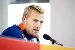 De Ligt nói về việc gia nhập MU