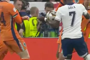 Thêm bằng chứng về bàn thắng của đội tuyển Anh phải không được công nhận