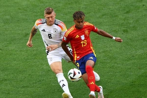 Tây Ban Nha - Anh: Nhà vua hồi sinh