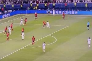 Khoảnh khắc ném biên sai lầm khiến tuyển Anh sụp đổ trước Tây Ban Nha