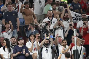 UEFA ra án phạt cực nặng với đội tuyển Anh