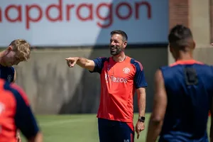 Nistelrooy thể hiện tầm quan trọng và ảnh hưởng lớn thế nào tại MU?