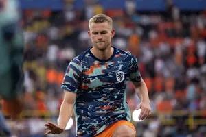 Bayern Munich đưa ra thông tin bí ẩn về vụ chuyển nhượng De Ligt sang MU