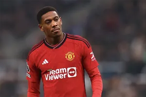 Cựu sao MU Martial sẵn sàng công bố CLB mới