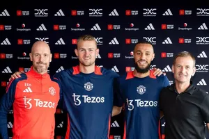 MU gặp trục trặc khi công bố 2 hợp đồng bom tấn