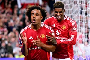 Zirkzee tiết lộ điều Ten Hag nói giúp anh ghi bàn cho MU