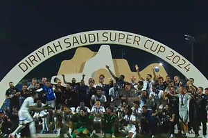 Ronaldo bị troll tàn nhẫn khi màn ăn mừng nổi tiếng của Messi được tái hiện