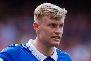 MU ấp ủ kế hoạch chuyển nhượng Branthwaite