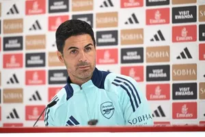 Premier League giải thích, HLV Arteta nổi giận sau chiếc thẻ đỏ của Declan Rice