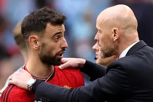 Lý do MU cần tước băng đội trưởng của Bruno Fernandes