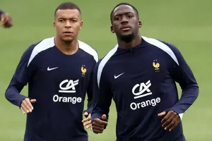 Mbappe tuyên bố không quan tâm việc bị fan Pháp la ó