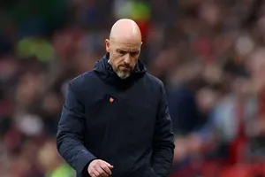 Các HLV của MU lo ngại sai lầm của cầu thủ sẽ khiến Ten Hag bị sa thải