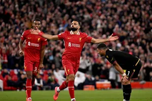Liverpool thị uy sức mạnh, Aston Villa tạo địa chấn trước Bayern Munich