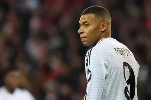 HLV đội tuyển Pháp bất ngờ, nóng mặt với Mbappe và Real Madrid