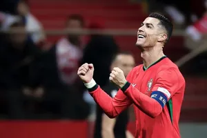 Bồ Đào Nha thắng dễ, Tây Ban Nha giành điểm nhọc nhằn