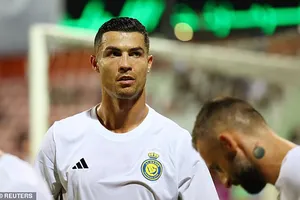 Ronaldo không ra sân thi đấu vì bạn gái Rodriguez