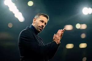 Man United bùng nổ dưới thời HLV Van Nistelrooy, Amorim lo ngại?