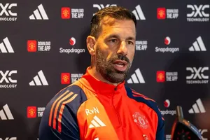 Van Nistelrooy tuyên bố muốn làm HLV trưởng MU