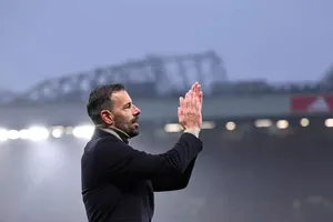 Bruno Fernandes đưa ra gợi ý lớn về tương lai của Nistelrooy tại MU