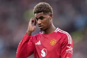 Cầu thủ đá chính mọi trận đấu của MU gửi tin nhắn cho Amorim