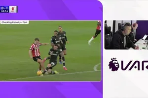 Premier League giải thích về quả phạt đền gây tranh cãi khiến fan nổi giận