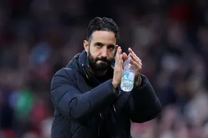 Amorim thừa nhận fan MU khiến ông xấu hổ