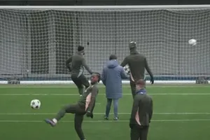 4 ngôi sao của Man City đá hỏng phạt đền khi không có thủ môn